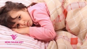 cách chữa trẻ mất ngủ khó ngủ về đêm hiểu quả tại nhà