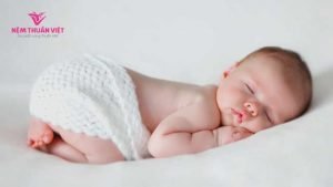 giấc ngủ của trẻ sơ sinh
