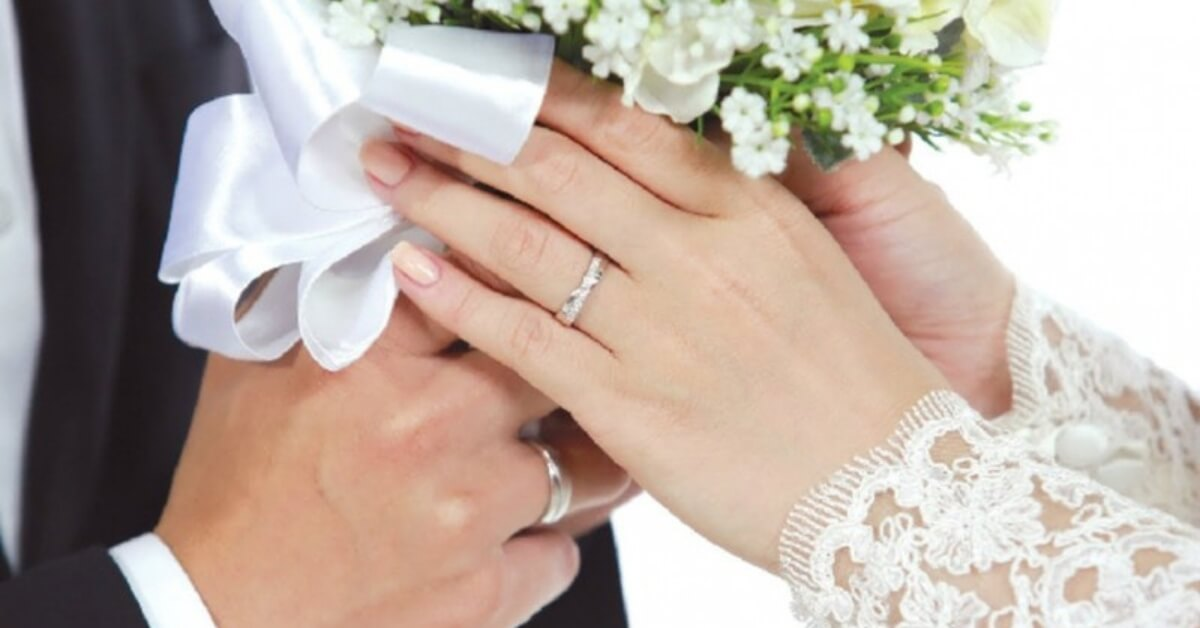 Nên đeo nhẫn cưới ở ngón nào