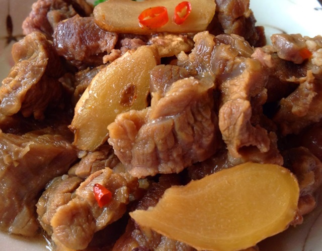 Thịt bò kho gừng cà chua