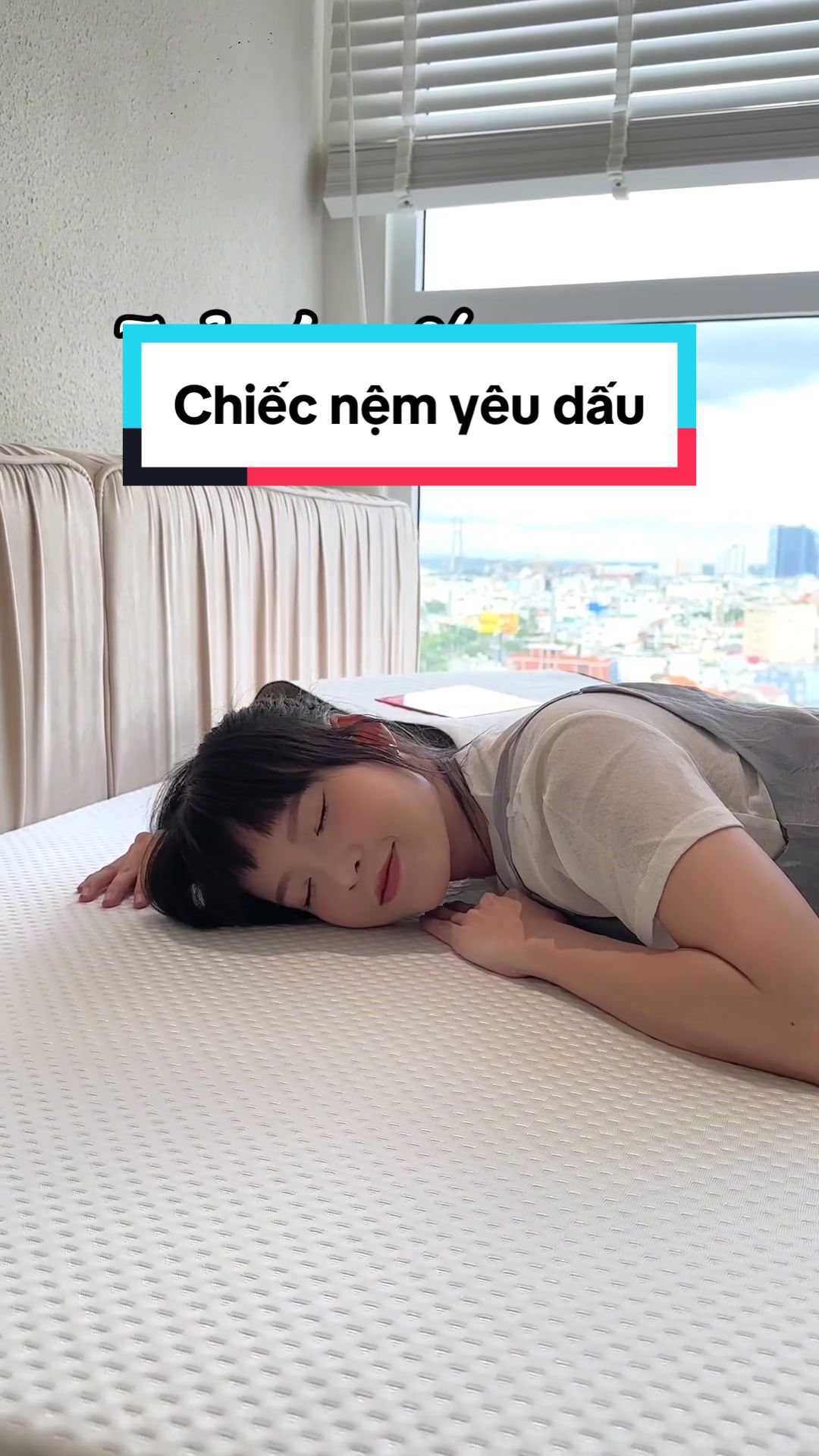 Ảnh bìa video khách hàng